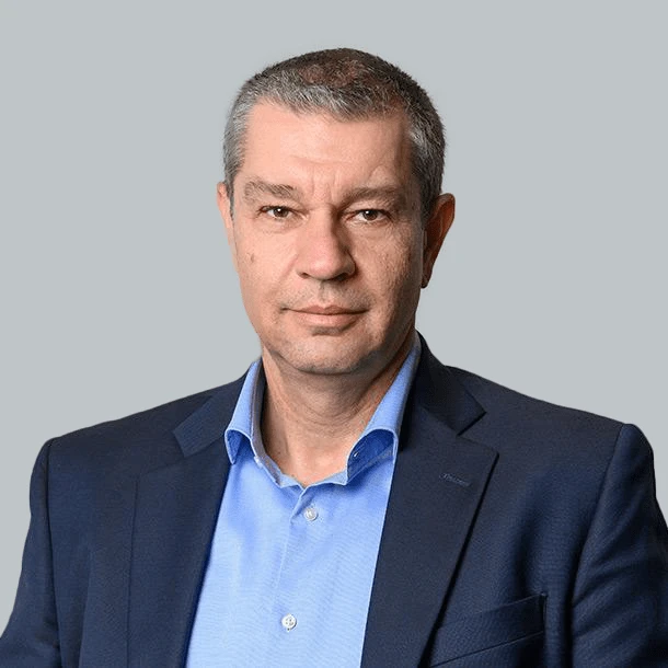 senior surveyor in charge